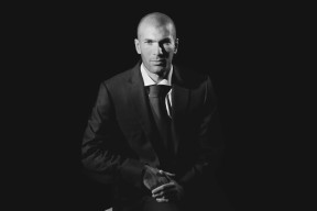 jiuyou游戏中心-落寞背影下的惊天逆转，阿扎伦卡在中国队面前上演冷门盛宴